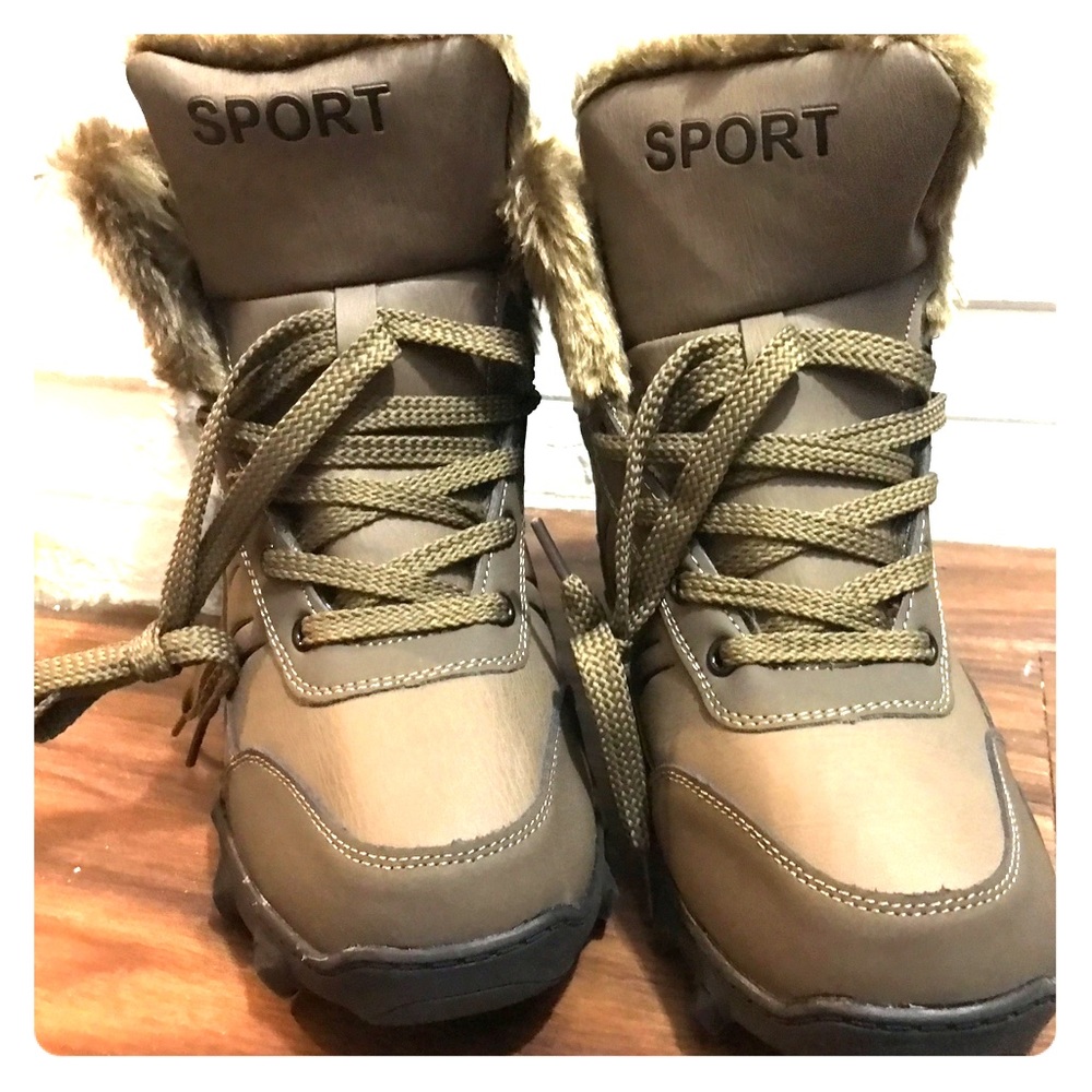 UBFEN warm winter snow boots. Size M 7.5 Brown